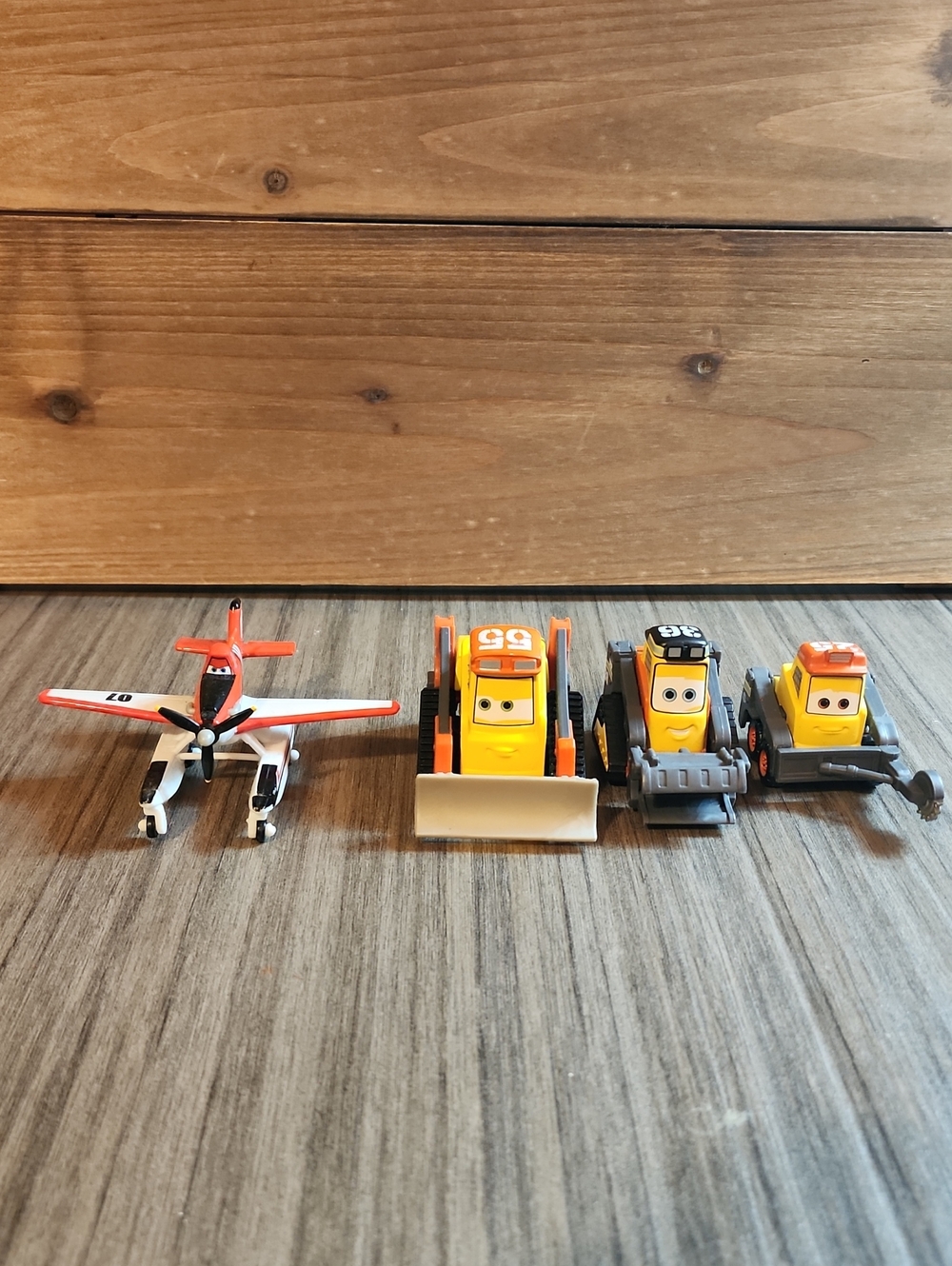 Disney Planes Fire & Rescue Diecast Vehicle Lot Dusty Crophopper Smokejumpers